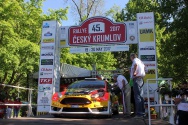 Rallye Český Krumlov: Průjezd startovní rampou v Jelení zahradě